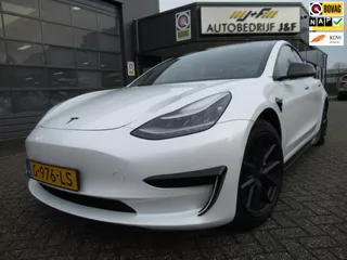 Tesla Model 3 Standard RWD Plus 60 kWh / PANO / Leder / Camera / Stoelverwarming