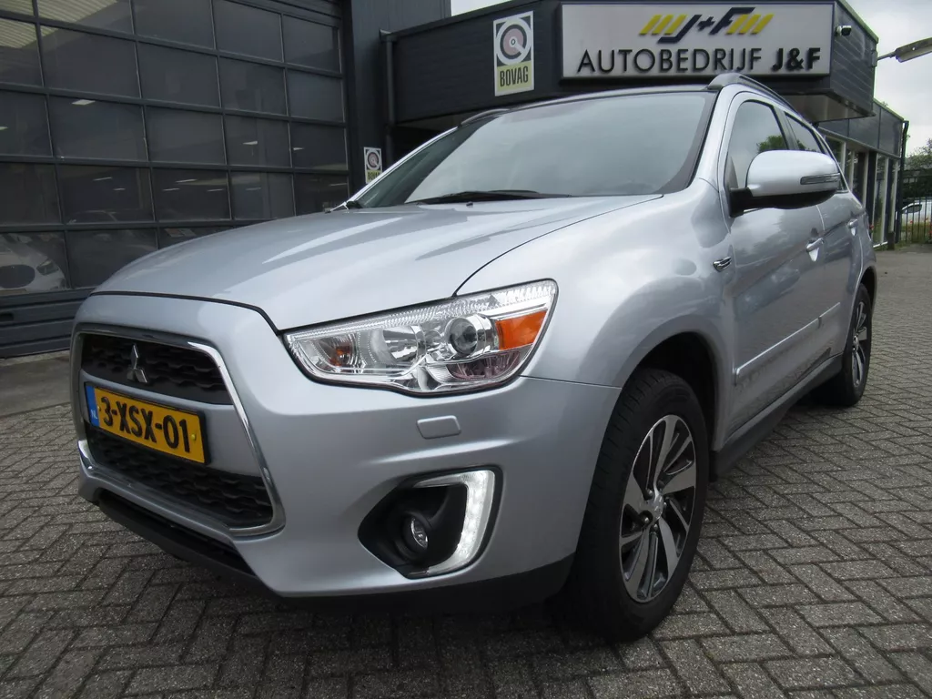 Mitsubishi ASX 1.6 Cleartec Intense+ / 1e EIG / PANO / NAV / Camera / Bleutooth