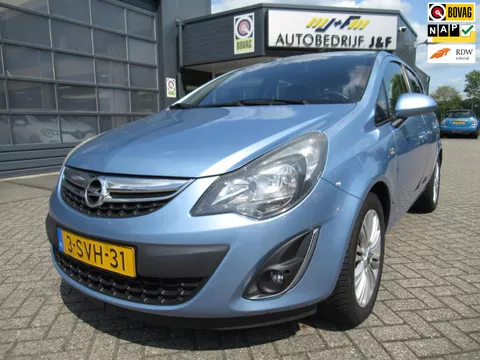 Opel Corsa 1.2-16V Cosmo / PDC / Airco