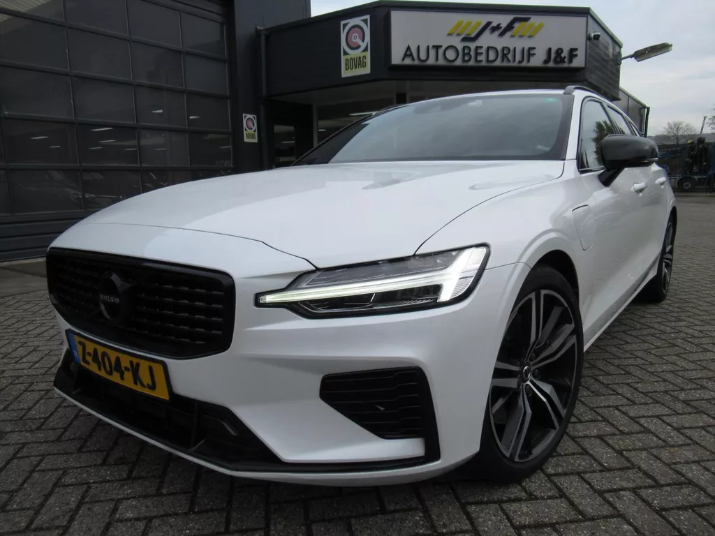 Volvo V60 2.0 T8 Twin Engine AWD R-Design / AUTOMAAT / NAV / Leder / Camera