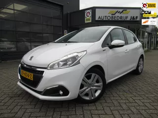 Peugeot 208 1.2 PureTech Signature / Navi / PDC / Carplay