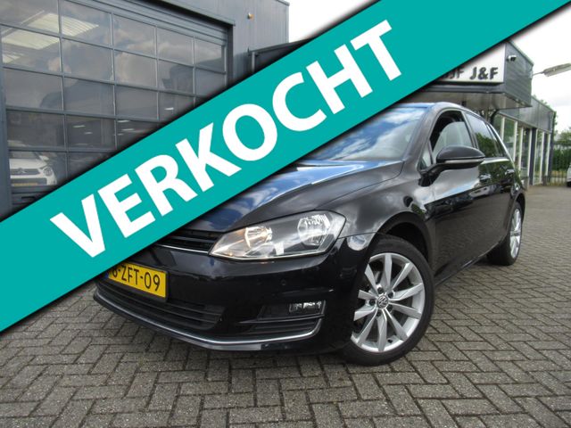 Volkswagen Golf 1.2 TSI Business Edition / PDC / Camera / Stoelverwarming / NAV / Climate